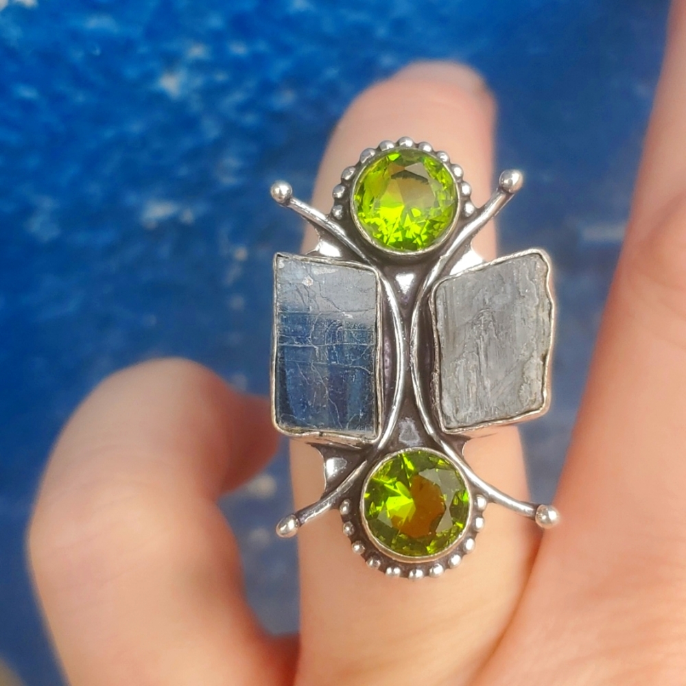 New Rough Kyanite & Peridot 925 Silver Statement Ring.
